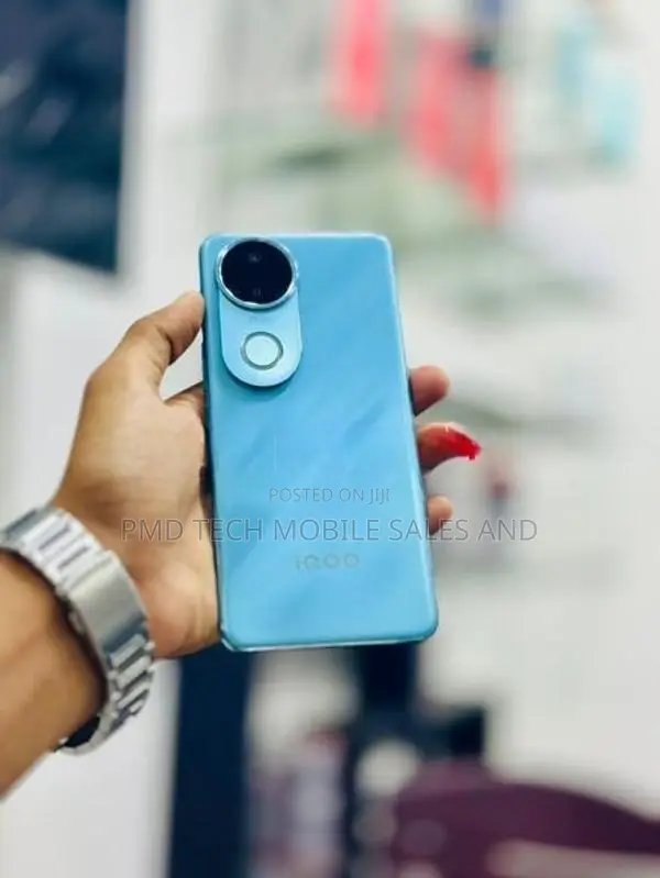 iqoo Z10r (Used)