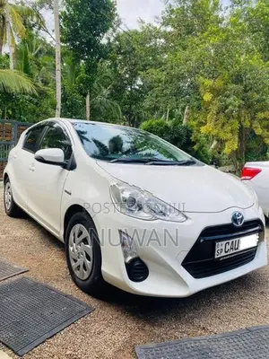 Toyota Aqua S 2015