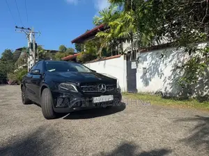 Mercedes Benz GLA 200 2015