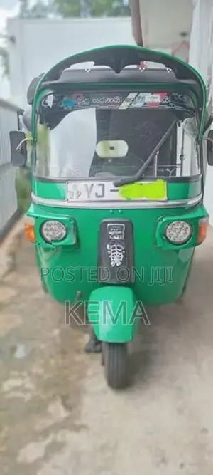 Bajaj RE 2011
