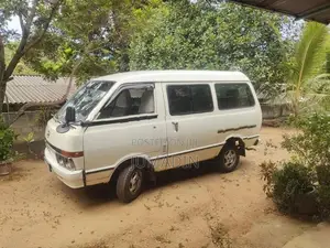 Nissan Vanette 1986