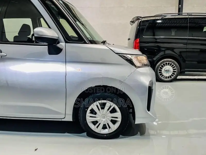 Toyota Roomy x 2023