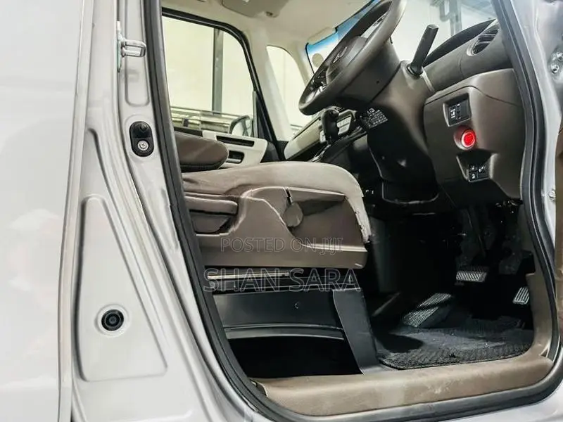 Honda N-Box G 2023