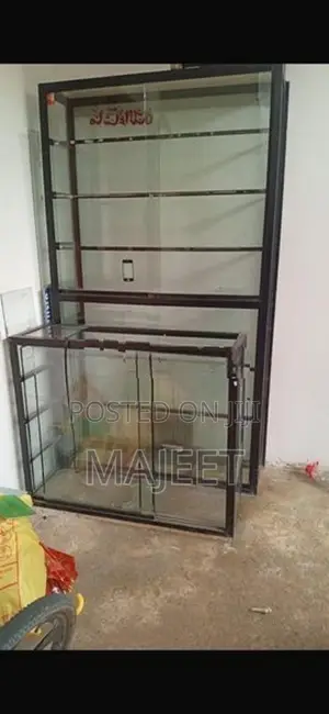 Aluminum Frame Glass Showcase