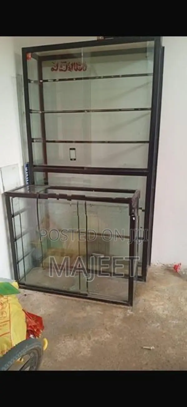 Aluminum Frame Glass Showcase