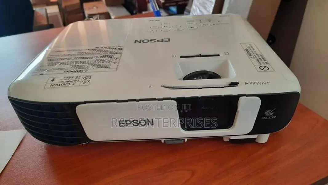 X41 Epson Daylight Projector Lumens 3600