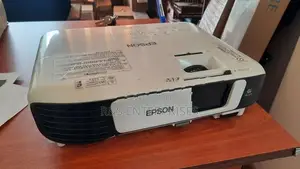 X41 Epson Daylight Projector Lumens 3600