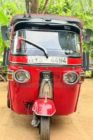 Bajaj RE 2011