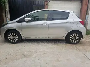 Toyota Vitz 2015