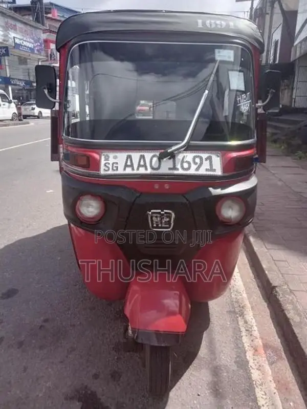 Bajaj RE 2014