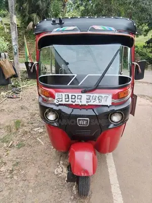 Bajaj RE 2018