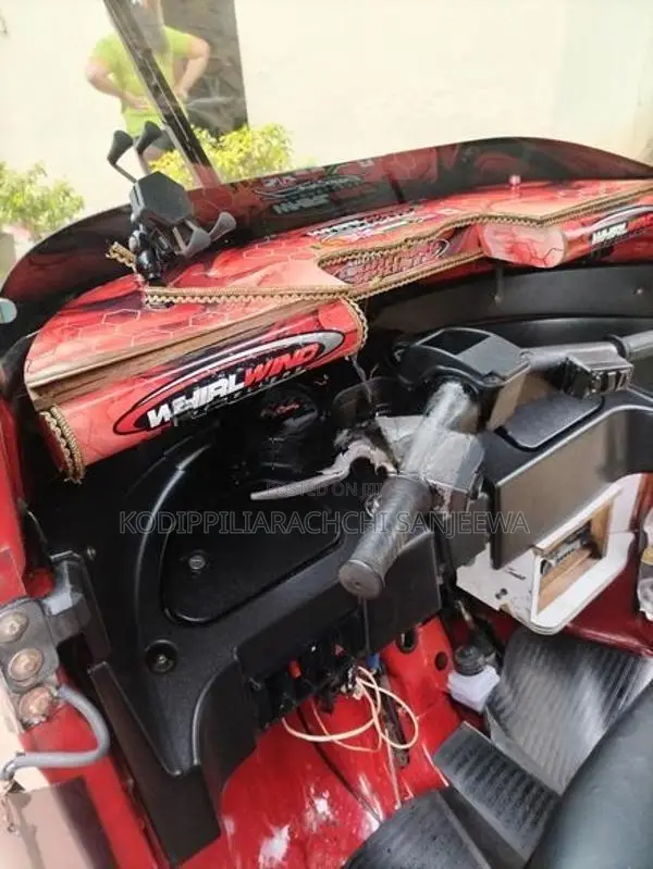 Bajaj RE 2018