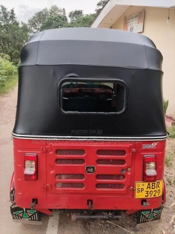 Bajaj RE 2018