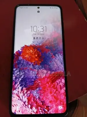 Samsung Galaxy S20+ (Used)