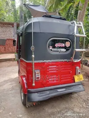 Bajaj RE 2010