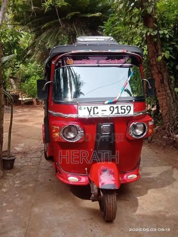 Bajaj RE 2010