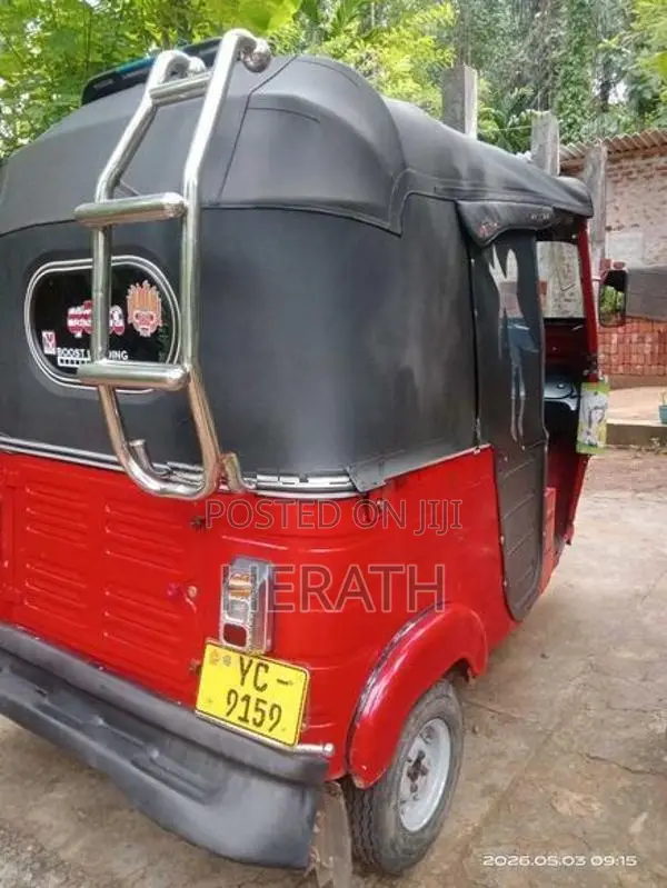 Bajaj RE 2010