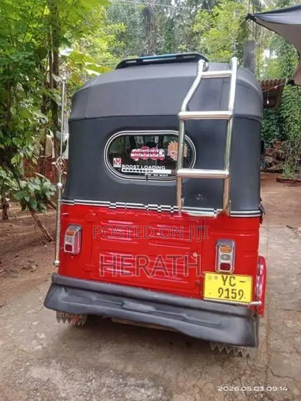 Bajaj RE 2010