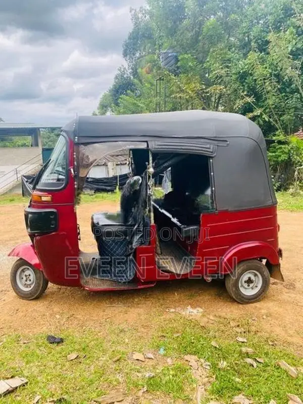 Bajaj RE 2014