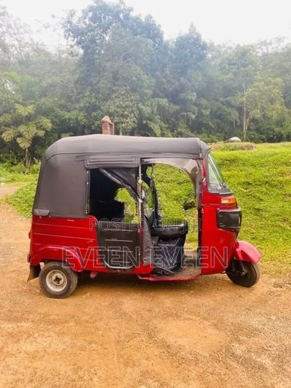 Bajaj RE 2014