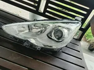 toyota aqua head light
