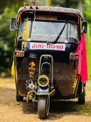 Bajaj RE 2000