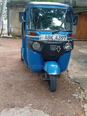 Bajaj RE 2016