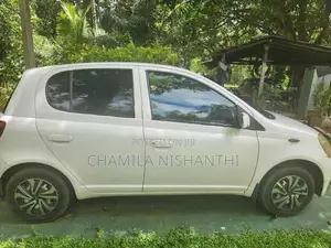 Toyota Vitz 2000