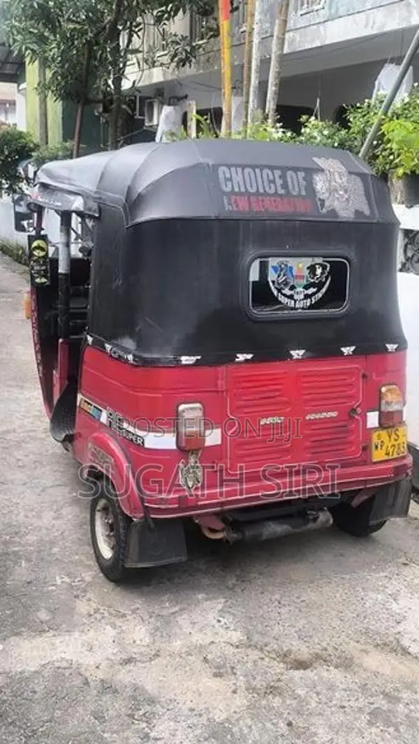 Bajaj RE 2011