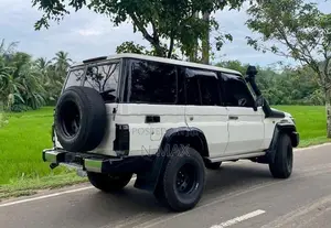 Toyota Land Cruiser Prado 1988