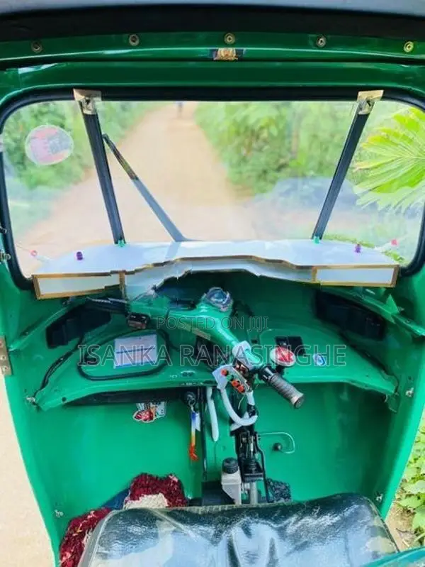 Bajaj RE 2 stroke 2004