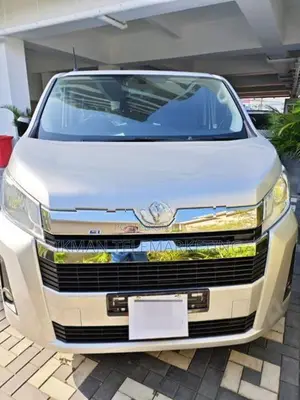 Toyota Hiace Flat Roof 2026