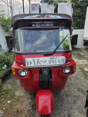 Bajaj RE 205 2011