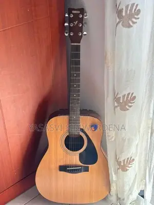 Yamaha F310 Acoustic Guitar