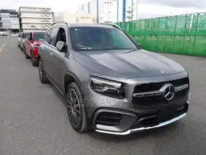Mercedes Benz GLB 180 AMG Premium Plus 2025