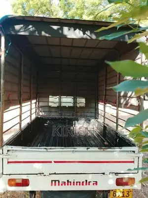 Mahindra Bolero Maxitruck plus 2011