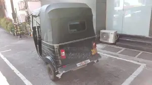 Bajaj RE 2011