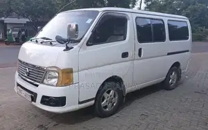 Nissan Caravan 2010