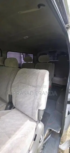 Nissan Caravan 2010