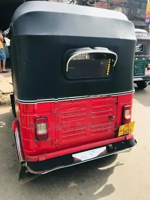 Bajaj RE 4stroke 2011