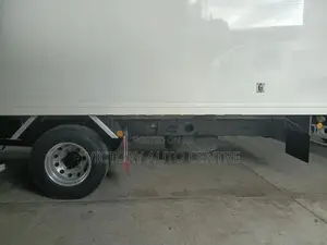 Isuzu Forward 23.5 2018