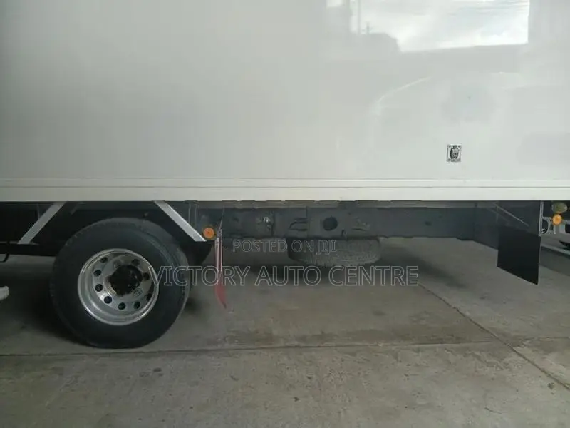 Isuzu Forward 23.5 2018