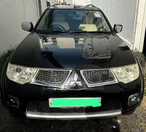 Mitsubishi Montero Sport 2012