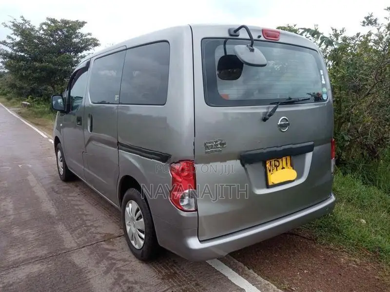 Nissan NV200 2013