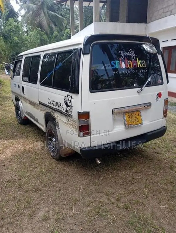 Nissan Caravan 1994