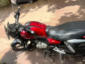 Bajaj V15 2016