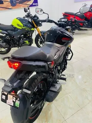 Hero Hunk 160R 2026