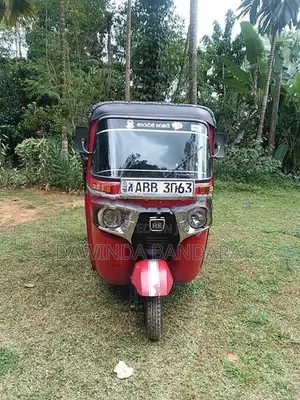 Bajaj RE 2015