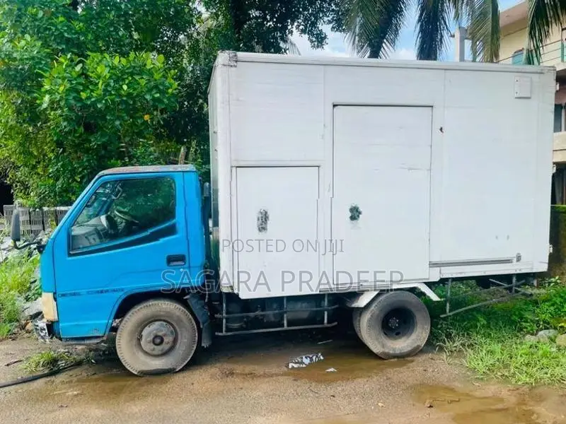 Faw Full Body Lorry 2010