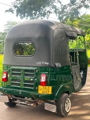 Bajaj RE 2011